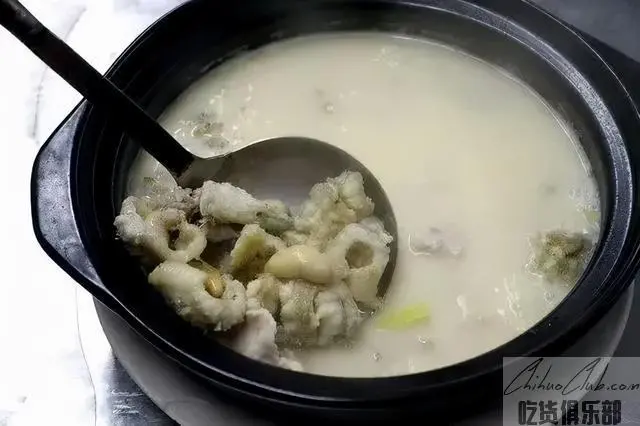 天然骨鳝黄豆鸡子汤